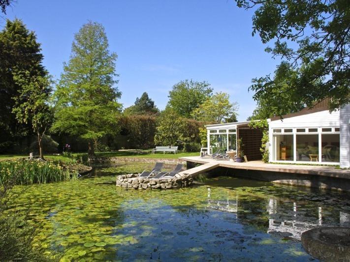 ทีโออาร์ รูมส์ Villa แคนเทอร์เบอรี ภายนอก รูปภาพ